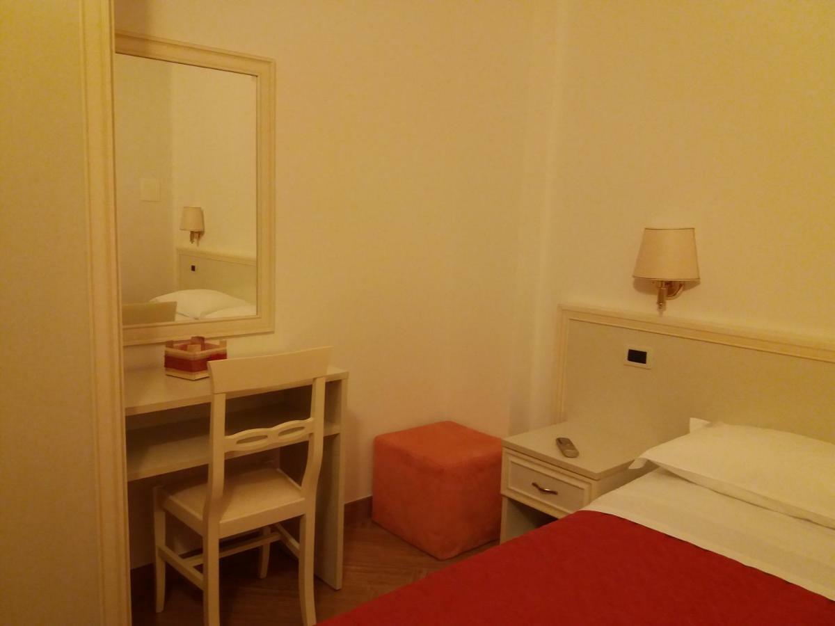 Il Piccolo Nido Bed & Breakfast Borgo Montenero Luaran gambar