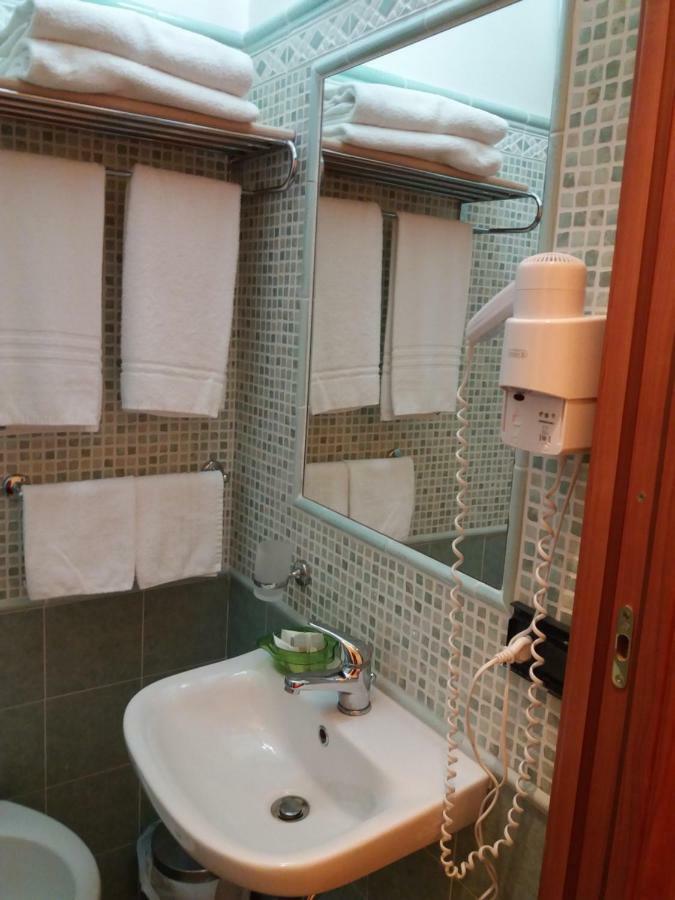 Il Piccolo Nido Bed & Breakfast Borgo Montenero Luaran gambar