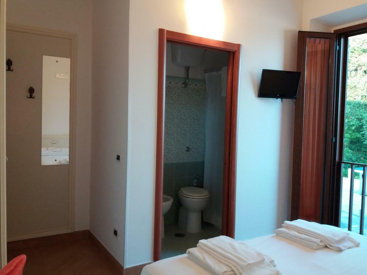 Il Piccolo Nido Bed & Breakfast Borgo Montenero Luaran gambar
